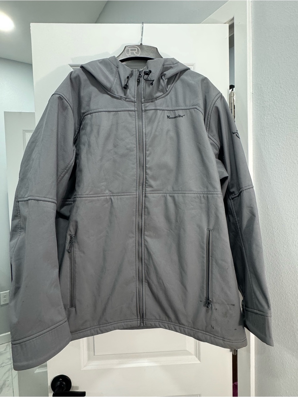 Moosejaw Men's Gray Hooded Softshell Jacket